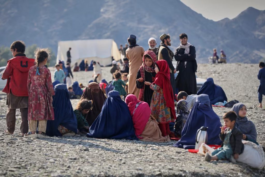 Afghan migrants deported from Pakistan