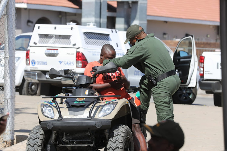 Man Caught Helping Migrants Cross into South Africa for R300 at Beitbridge Border South Africa border migrant arrest