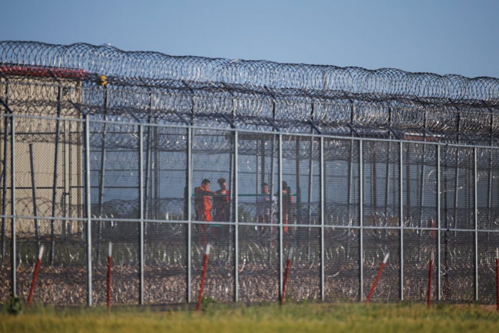 Supreme Court halts Alien Enemies Act deportations