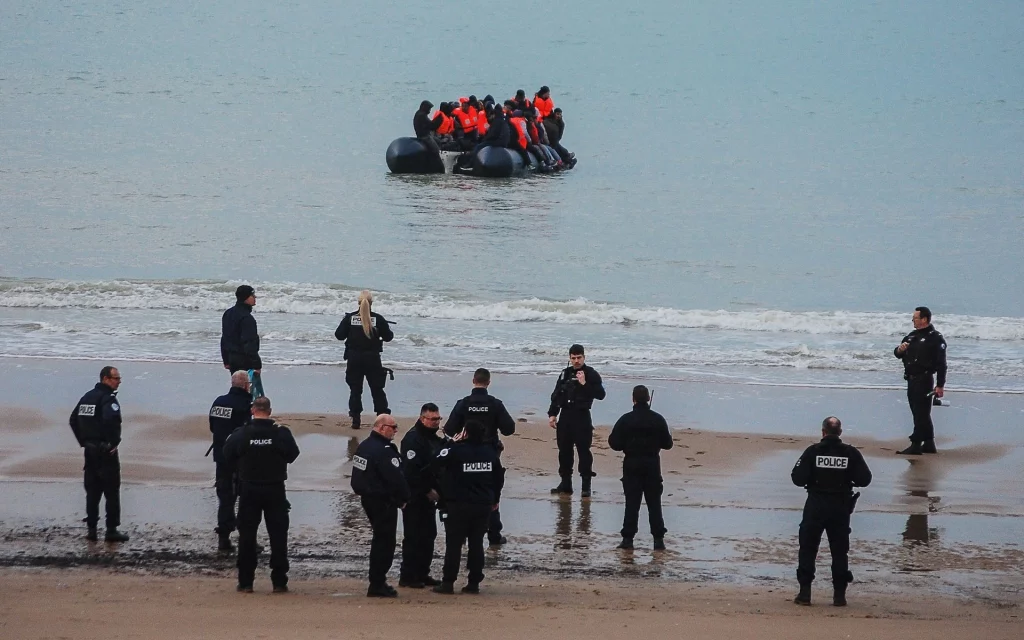 France migrant boat crackdown