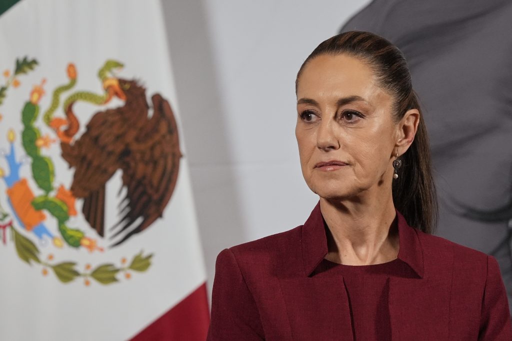 Mexican president condemns US migrant arrest
