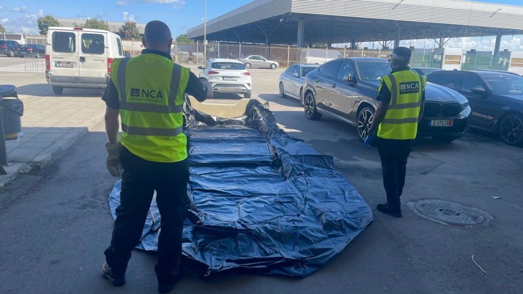 Bulgarian customs seize boats for UK migrant trafficking