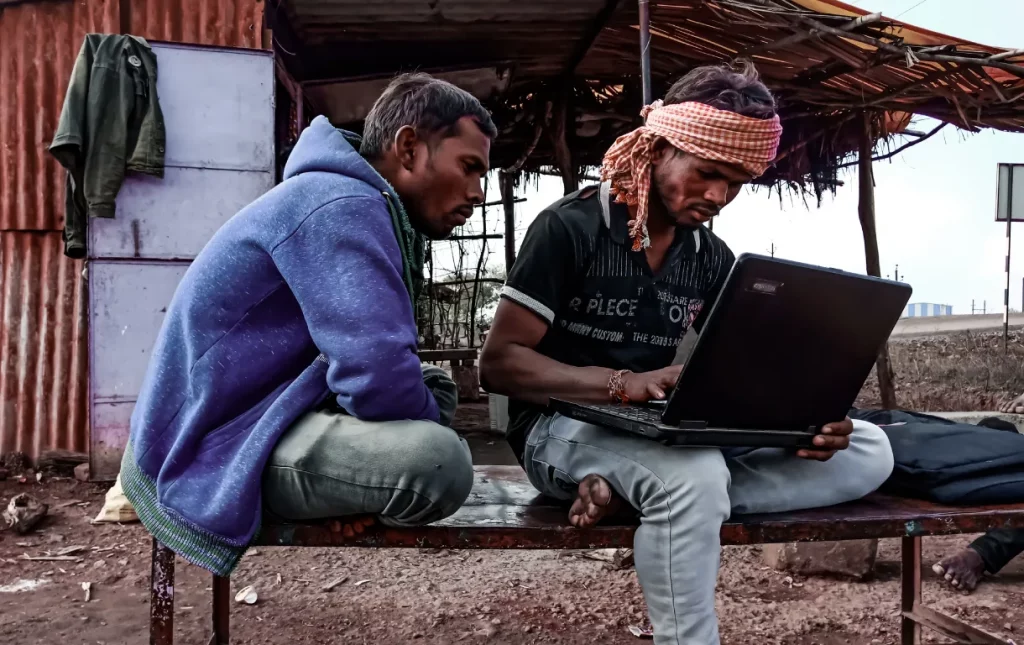 Migrant digital safety