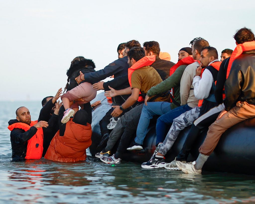 France retreating from migrant boat pledge