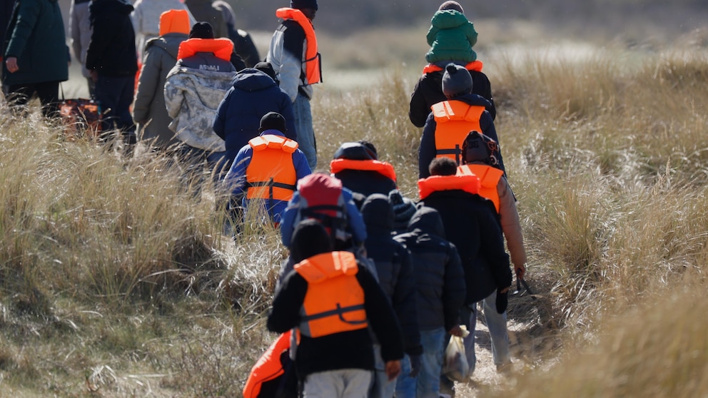 EU Lawmakers Approve Plan to Set Up Migrant Detention Centres Outside Bloc EU migrant detention centres outside bloc