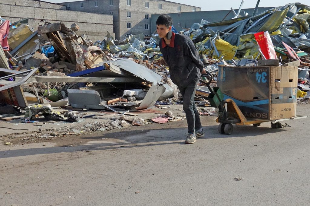 Chinese Migrant Workers Face High Rates of Workplace Injuries Amid Industrial Growth Chinese migrant workers workplace injuries