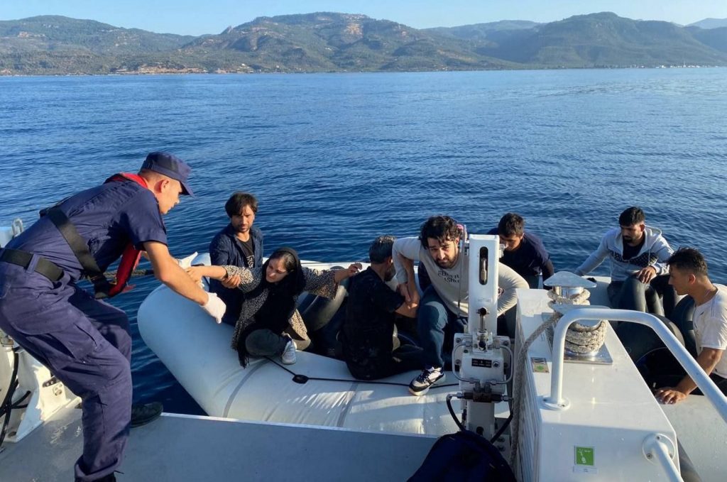 Eight Suspected Migrant Smugglers Arrested Near Greece’s Border With Turkey Migrant smugglers arrested in Greece