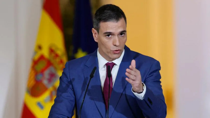 Spain to Legalise 500,000 Undocumented Migrants Under New Residency Plan Spain legalises undocumented migrants