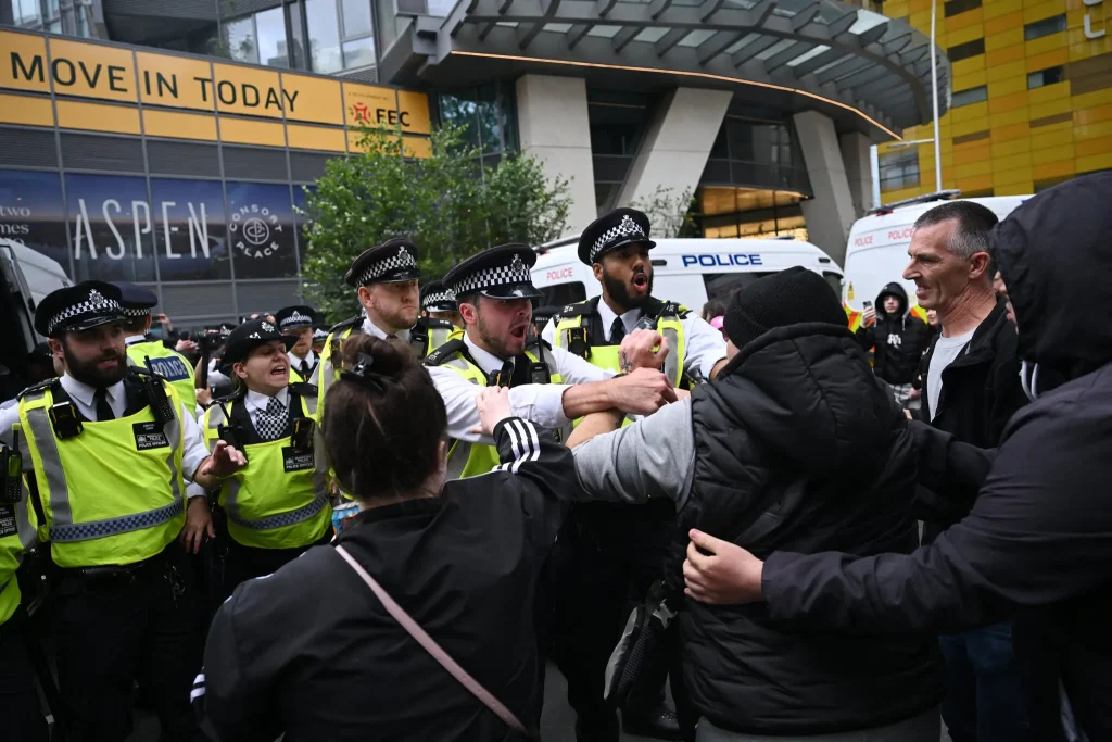UK far-right migrant camp protest