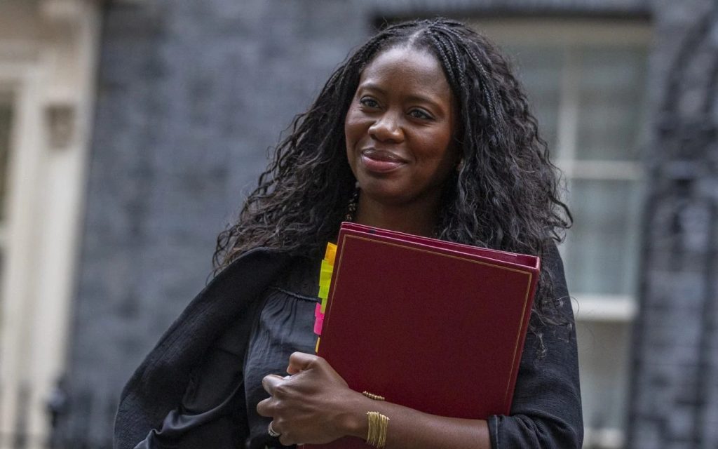 UK Cabinet Divided Over Plans to Extend Migrants’ Settlement Wait UK migrant settlement reforms
